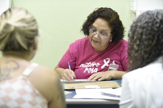Dia D do Outubro Rosa abre todas as UBSs no dia 17 para coleta de Papanicolau e solicitação de mamografia