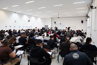 Prefeitura realiza processo seletivo com mais de 200 vagas em supermercado