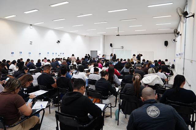 Prefeitura realiza processo seletivo com mais de 200 vagas em supermercado