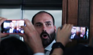 Eduardo Bolsonaro consta em lista de pena pendente de cumprimento