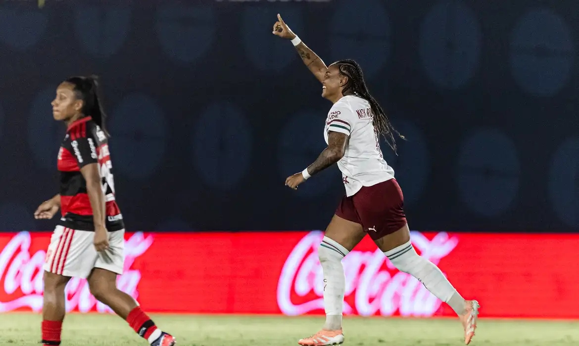 Fluminense vence Flamengo e abre vantagem na Copa do Brasil Feminina