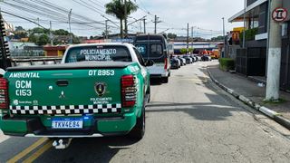 GCM de Guarulhos participa de desfile cívico-militar no aniversário de Ferraz de Vasconcelos