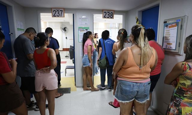Moradores da Maré se mobilizam para divulgar locais de votação