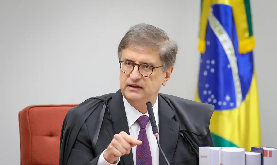 PGR não vê abuso de André Mendonça em investigação contra Moraes