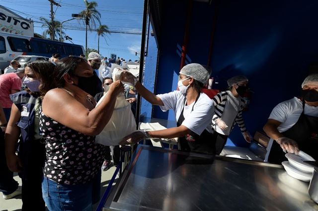 Restaurante Popular Coma Bem Pimentas serve 4.200 refeições em uma semana