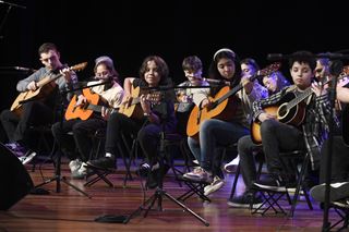 Clube do Violão reúne 60 violonistas em concerto gratuito no Teatro Adamastor na próxima terça-feira