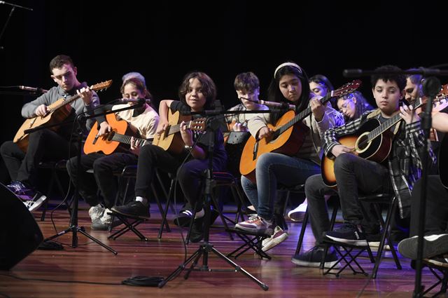 Clube do Violão reúne 60 violonistas em concerto gratuito no Teatro Adamastor na próxima terça-feira