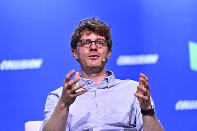 Recursive lança o Flint, um modelo de programação para notebooks que, segundo a empresa, foi construído em grande parte por IA