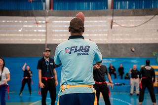 Parceria inédita da Prefeitura com a NFL incrementa aulas de Educação Física com o flag football
