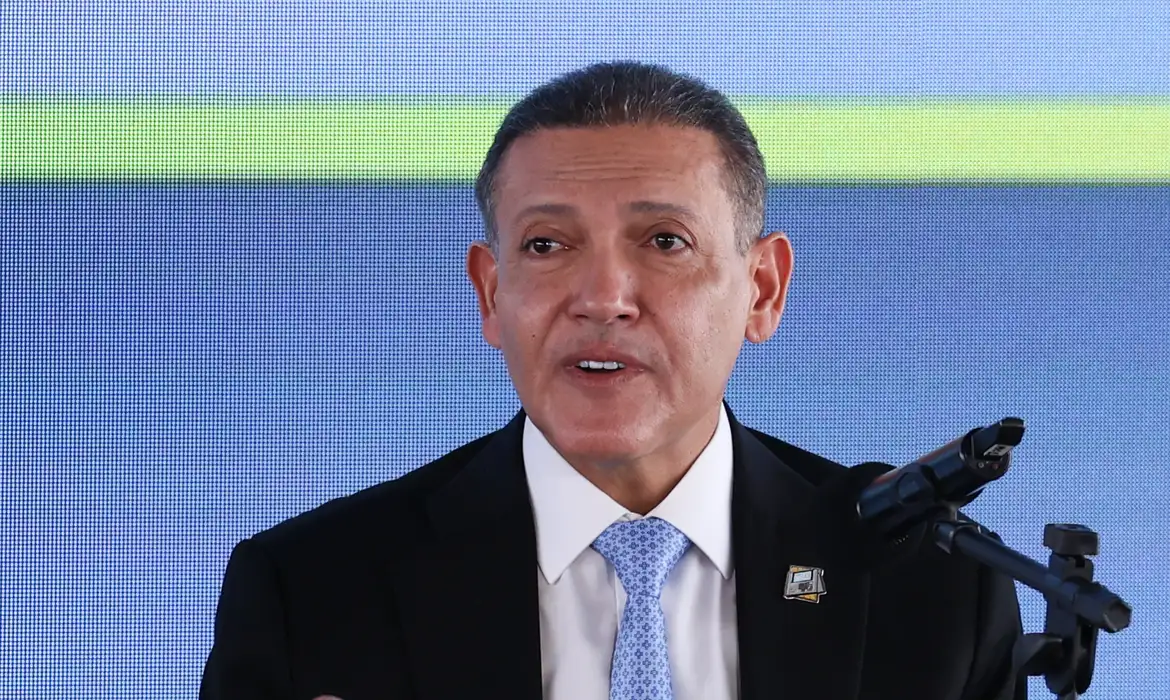 TSE: seções eleitorais ainda abertas devem manter votação até as 19h