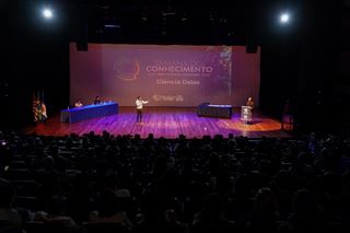 Semana do Conhecimento de Guarulhos chega ao fim com homenagens e premiações
