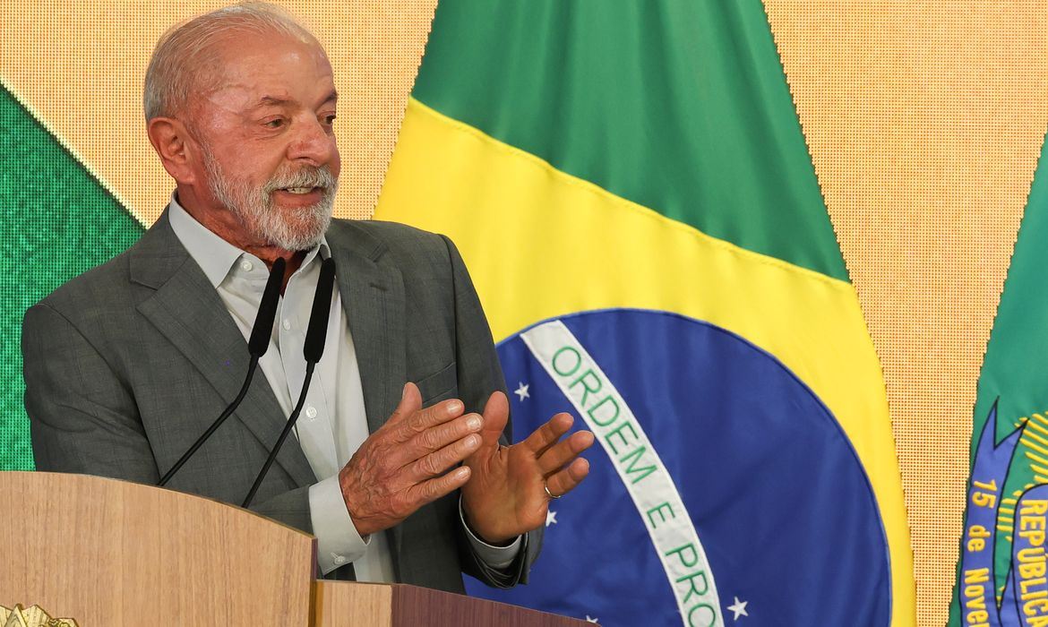 Após vitória nas urnas, Lula vai retomar viagens internacionais