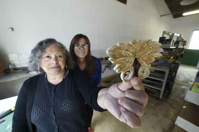 Oficina gratuita de quilling ensina a criar arte com tirinhas de papel em bibliotecas de Guarulhos