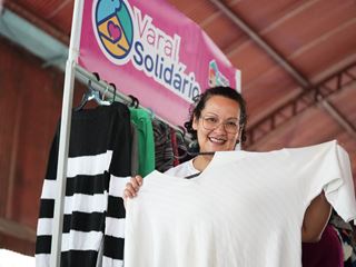 Varal Solidário entrega 4,7 mil peças de vestuário em outubro