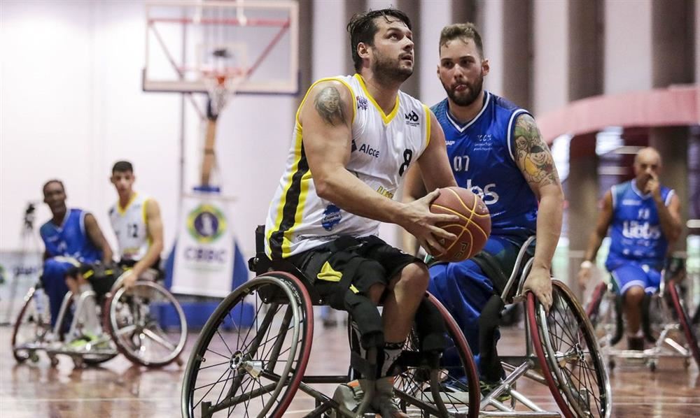 Coluna - Paris em jogo