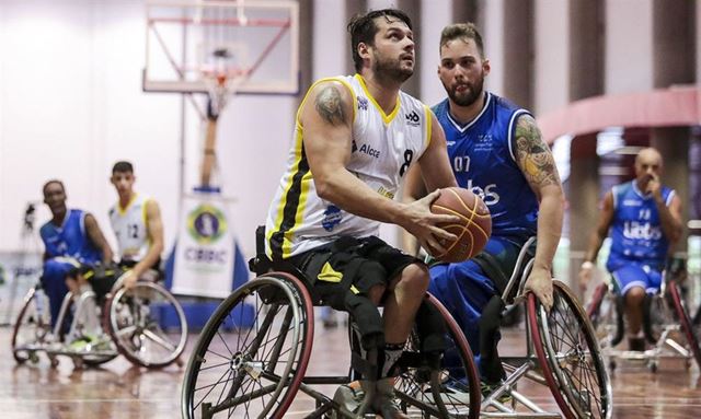 Coluna - Paris em jogo