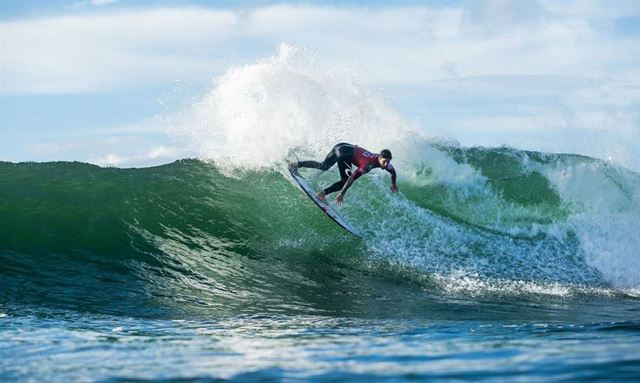Surfe: cinco brasileiros avançam para quartas de final em Newcastle