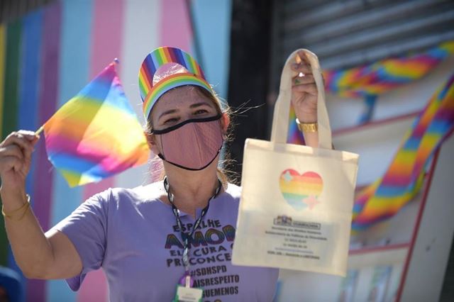 Dia do Orgulho LGBTI é celebrado em ação conjunta entre a Prefeitura e a Associação Marinatti