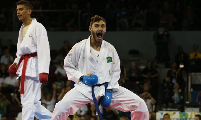 Douglas Brose vai à final do Mundial de Karatê e pode ser tricampeão