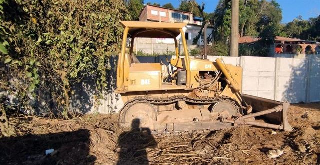GCM apreende caminhão e trator por crime ambiental na Vila Nova Bonsucesso