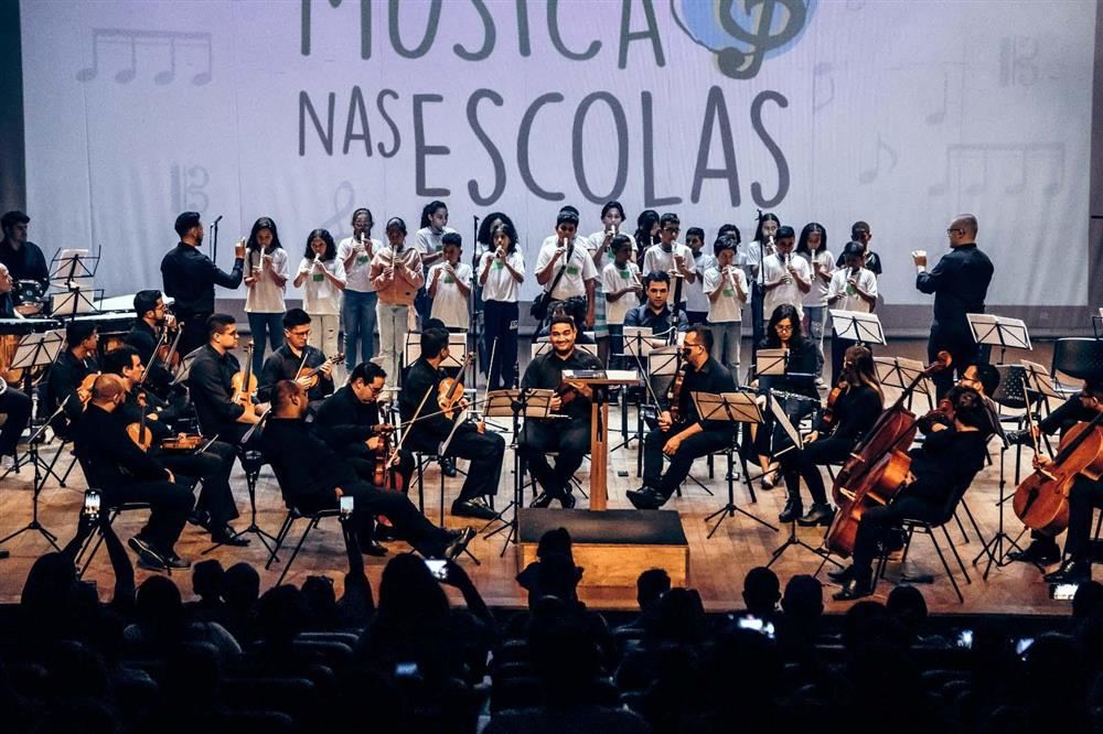 Apresentação do programa Música nas Escolas encanta o público no Adamastor