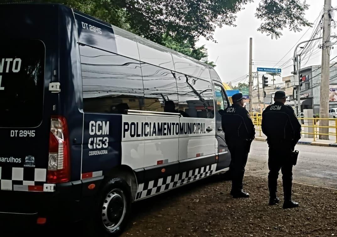 GCM detém dupla por furto em atacadista na Vila Barros