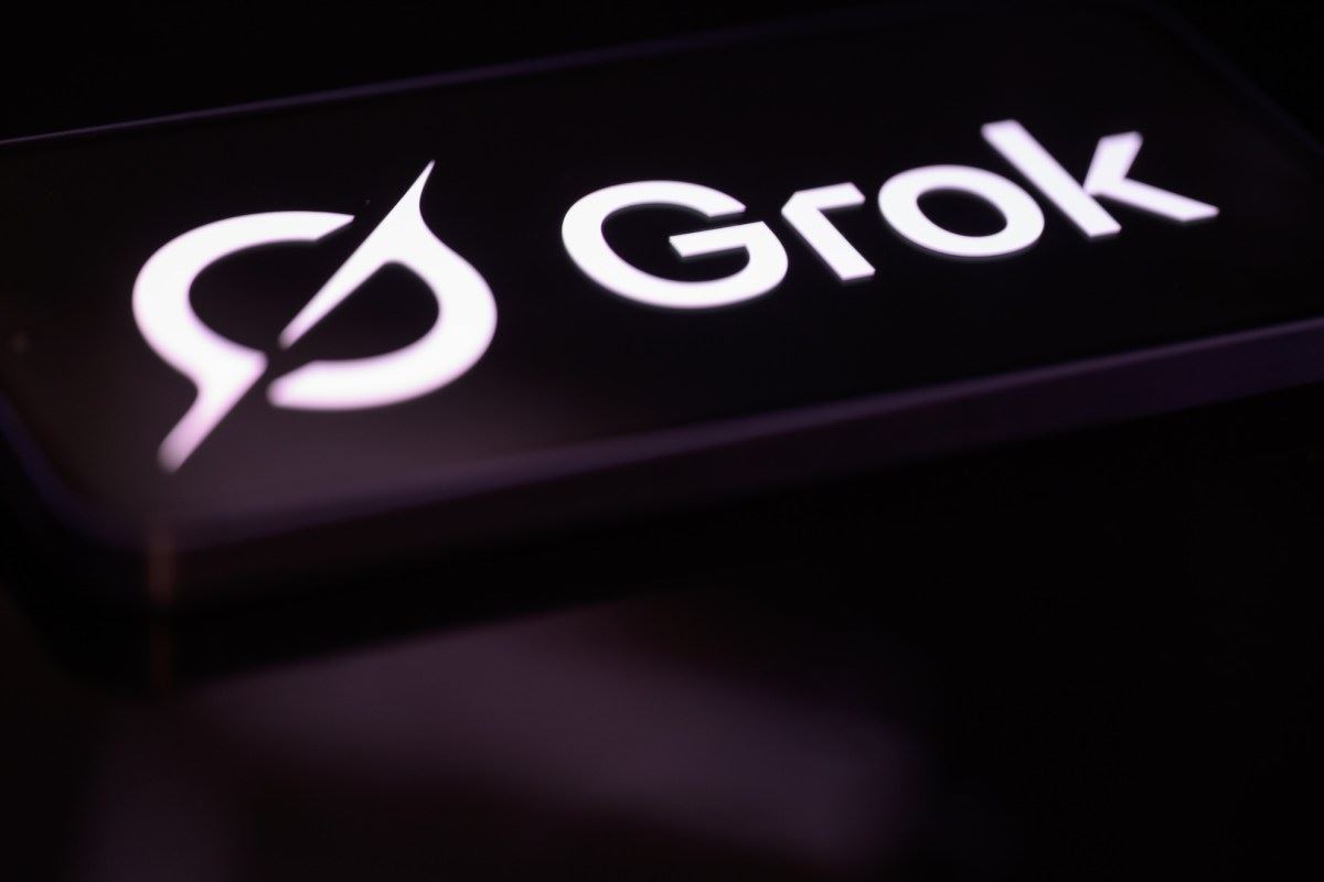XAÍ demitiu um engenheiro que levantou alarmes sobre a segurança do Grok, afirma nova ação judicial.