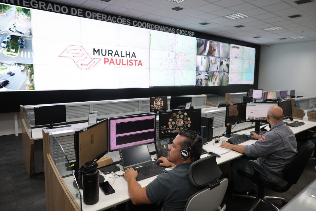 Polícia Militar prende 4 foragidos em estádios de futebol em São Paulo com Muralha Paulista