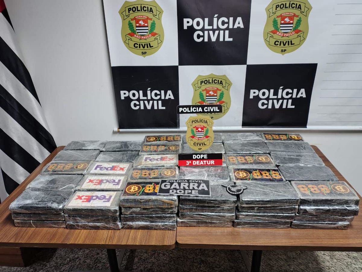 Polícia Civil intercepta carro de luxo com 118 kg de cocaína próximo ao Aeroporto de Guarulhos
