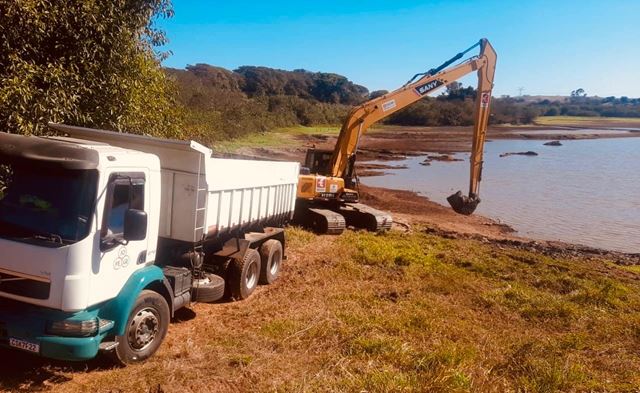Governo de SP investe R$ 24,6 milhões em desassoreamento de rios para melhorar resiliência hídrica na Grande SP