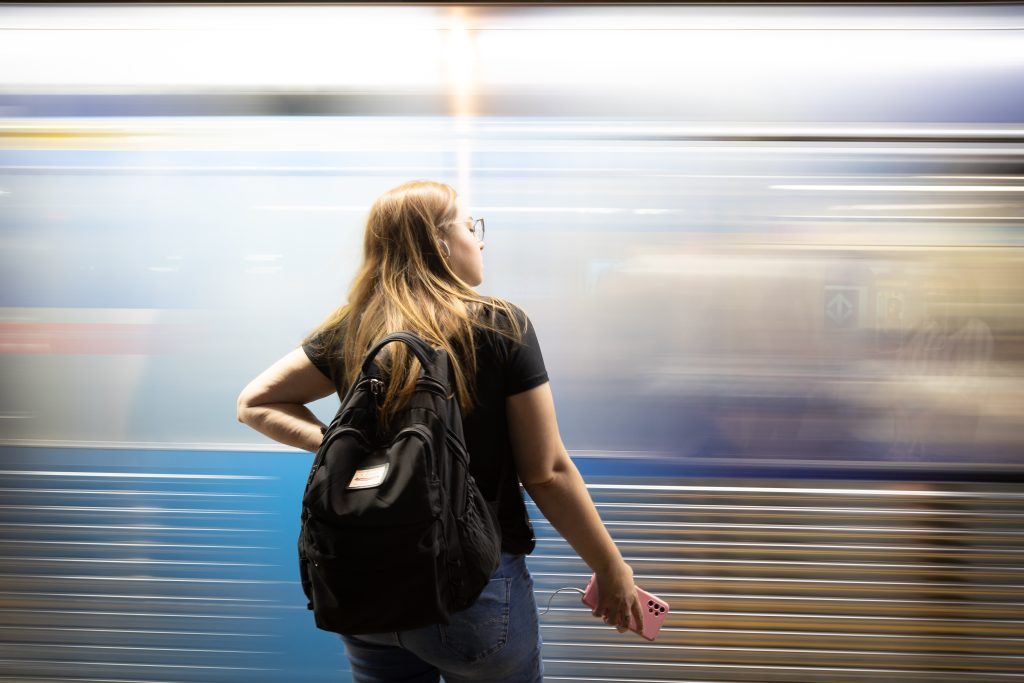 Estações da CPTM oferecem serviços para mulheres durante Outubro Rosa