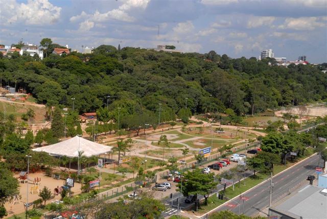 Projeto Educa Ação realiza trilha noturna no Bosque Maia