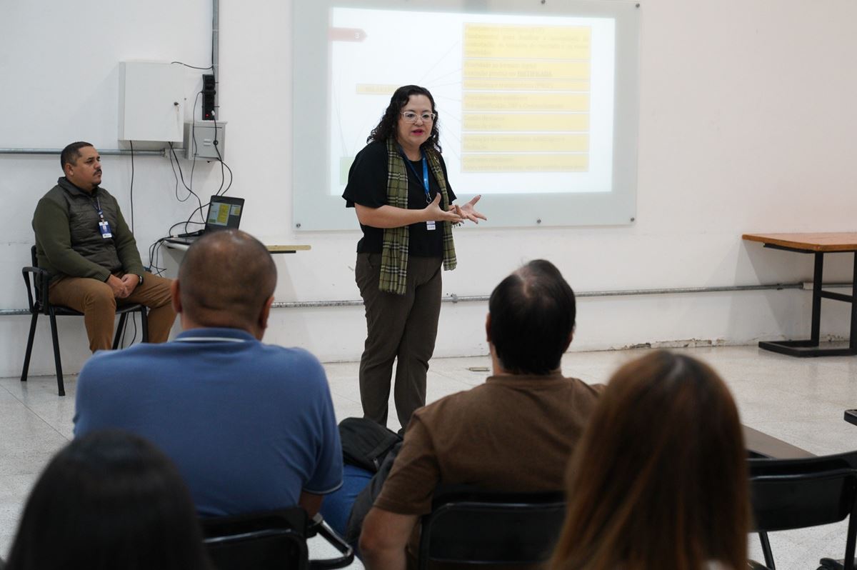 Servidores municipais passam por formação sobre licitações e contratos