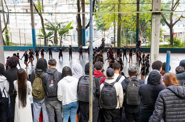 Alunos do Jardim Angélica recebem atividades do projeto Juventude na Escola