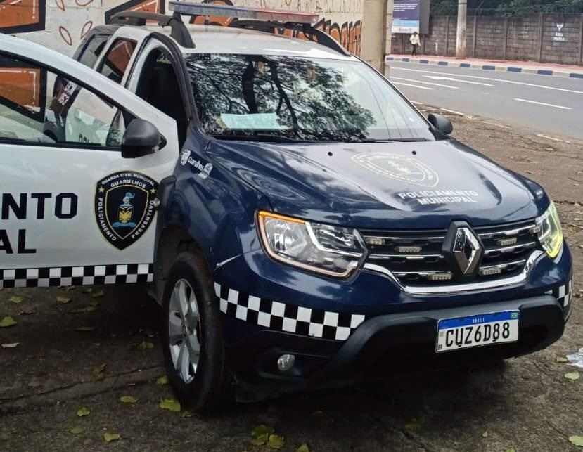 GCM prende homem por furto de mercadorias em farmácia no Macedo