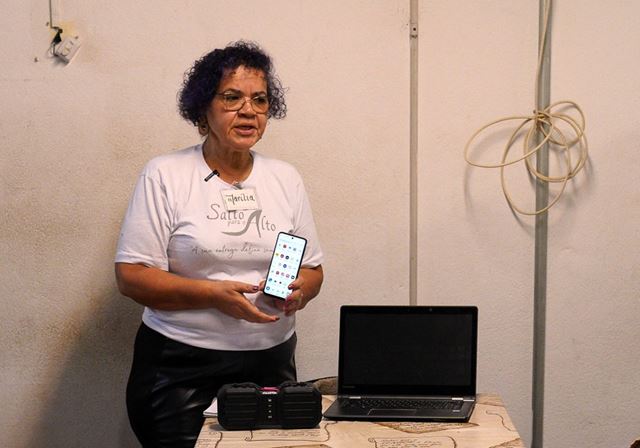 Casa da Mulher Haroldo Veloso promove curso de Inclusão Digital 60+ para assistidas