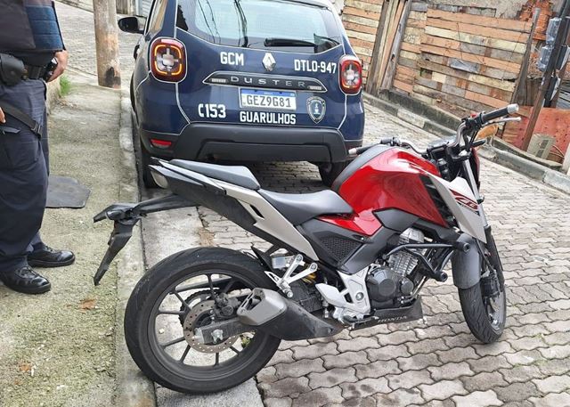 Guarulhos recupera motocicleta roubada no Jardim Scyntila
