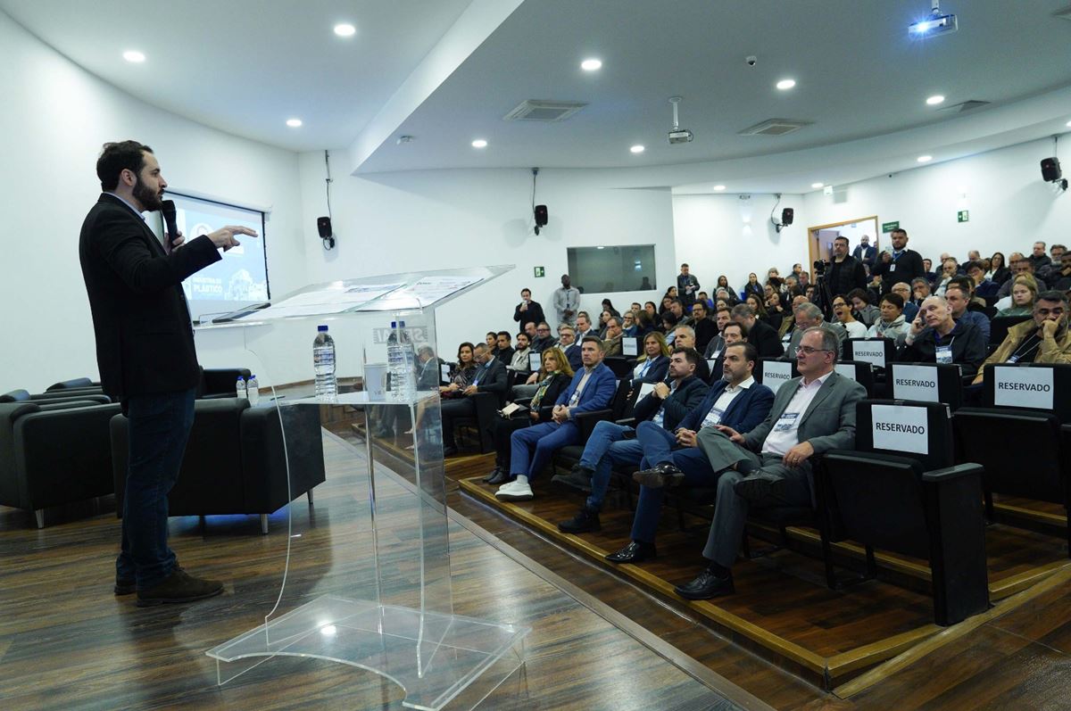 Prefeitura de Guarulhos promove evento para impulsionar a indústria do plástico