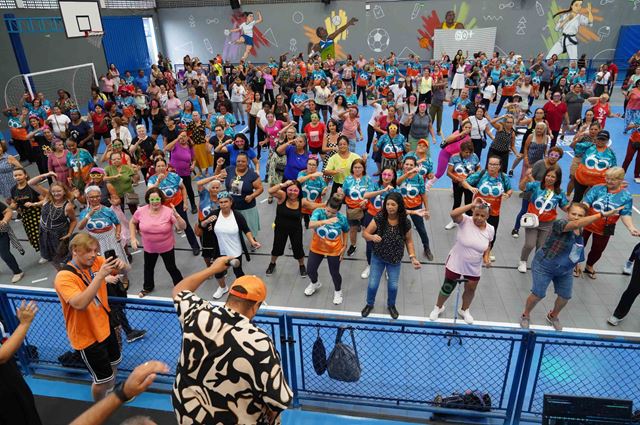 Programa Ativação 60+ promove aulão gratuito de dança para idosos no CEU São Rafael