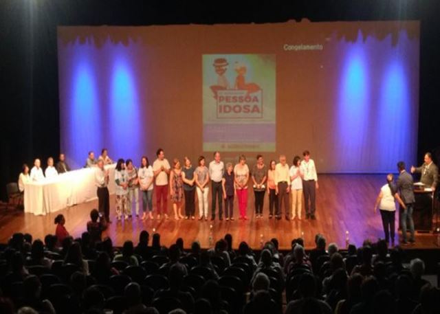 Teatro Adamastor lota na abertura da 19ª Semana da Pessoa Idosa