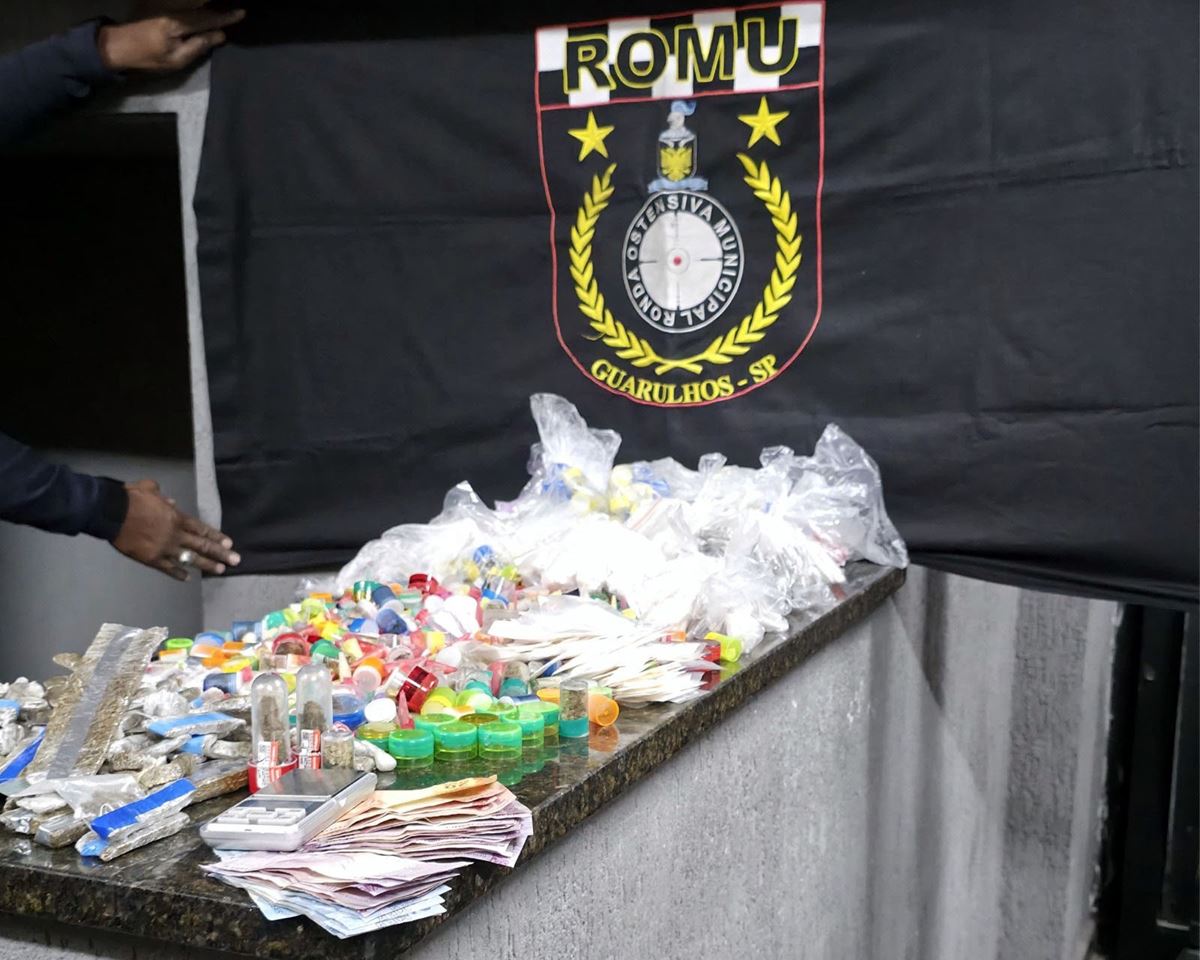 GCM prende quatro traficantes e apreende 5,4 kg de drogas na cidade