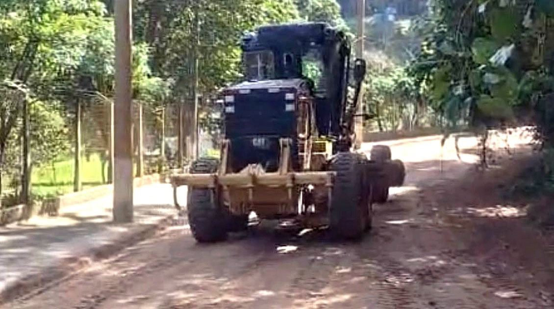 Prefeitura realiza a conservação de vias no bairro Capelinha