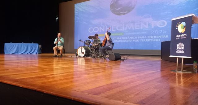 Conservatório Municipal de Artes apresenta "Os Candonguinhas" em ação do Maio Laranja