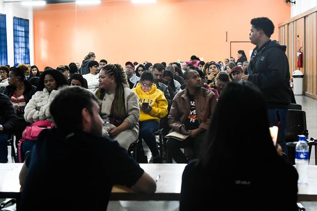 Expo Empregabilidade oferece 2 mil vagas e reúne centenas de candidatos em busca de oportunidades no primeiro dia do evento