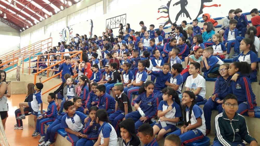 Alunos da EPG Hamilton Félix prestigiam jogos da Olimpíada Colegial