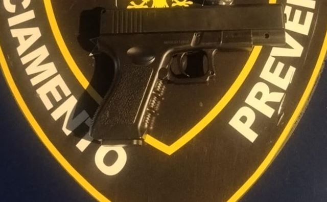 GCM de Guarulhos apreende adolescente com arma falsa na Vila Rosália