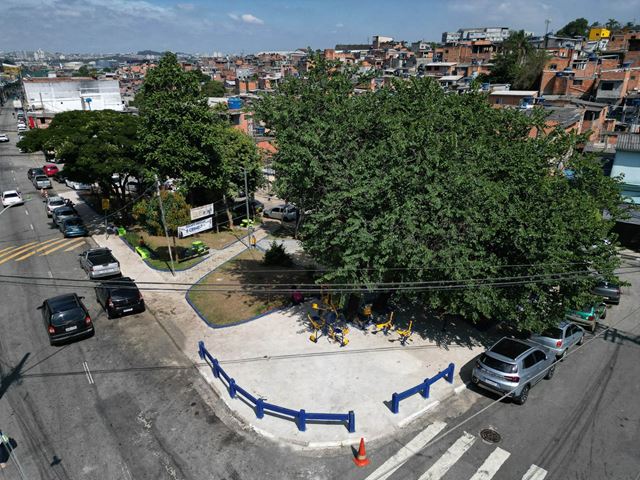 Prefeitura promove a revitalização de praça em Cumbica
