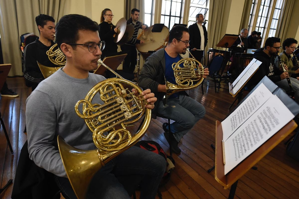 Orquestra Gru Sinfônica se apresenta na Sala São Paulo com entrada gratuita e repertório de ícones da música clássica