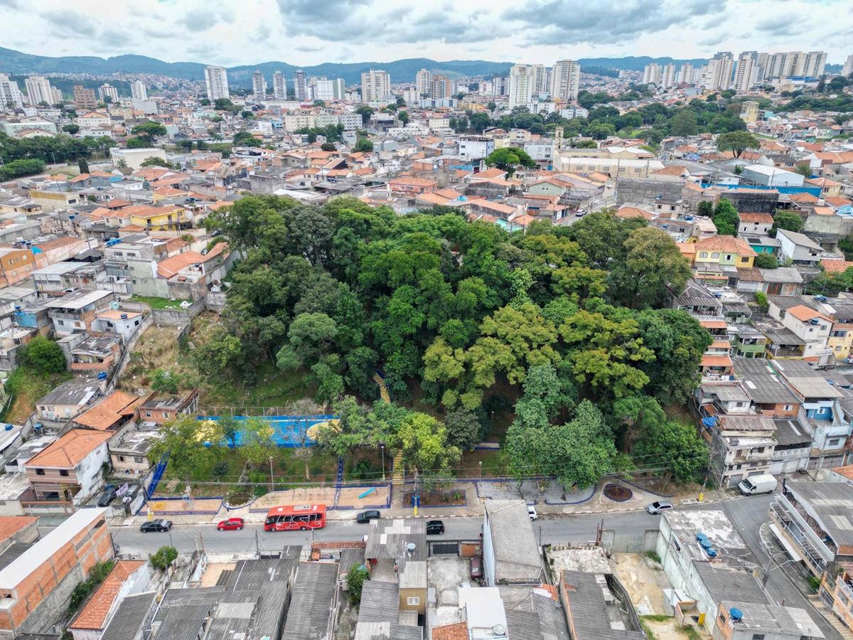 Prefeitura de Guarulhos entrega revitalização de praça no Parque Santo Antônio