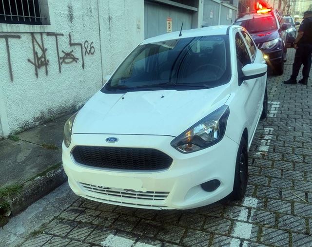 GCM de Guarulhos recupera carro furtado e moto roubada em ações rápidas